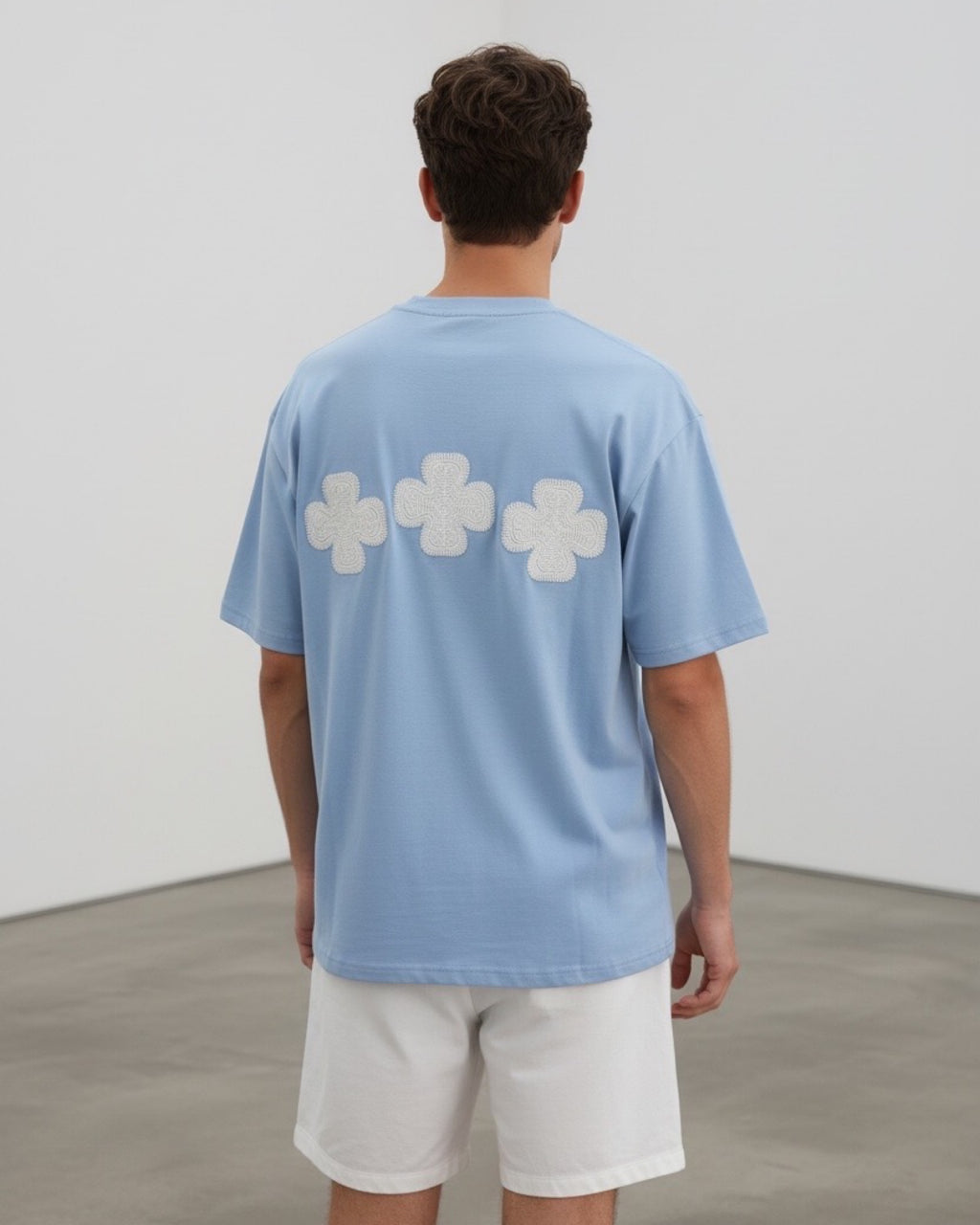 T-SHIRT REGULAR BRODÉ TRÈFLE