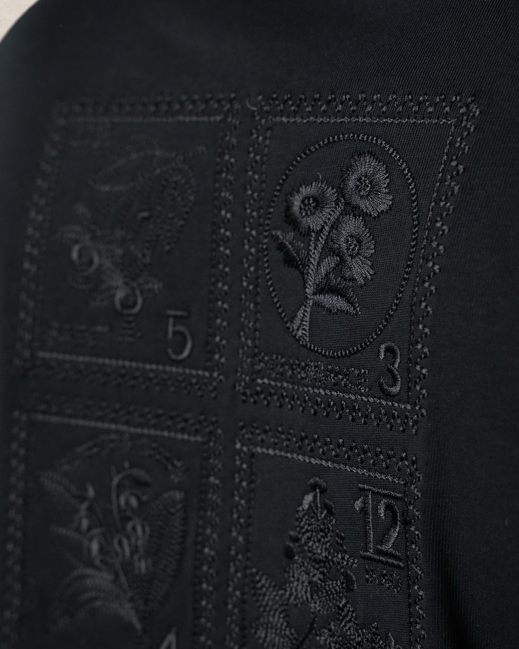 T-SHIRT TIMBRES