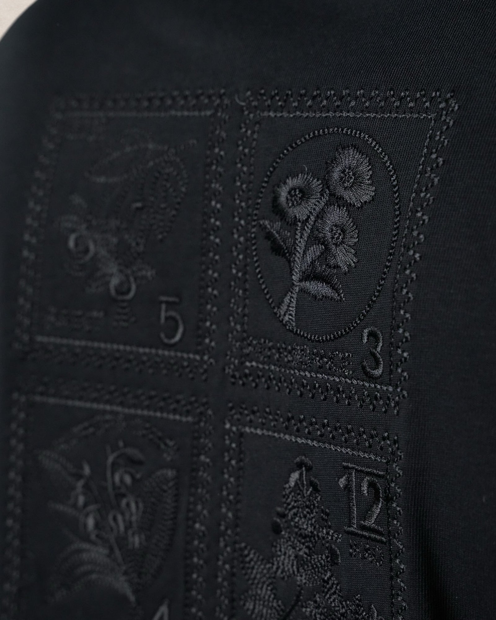 T-SHIRT TIMBRES