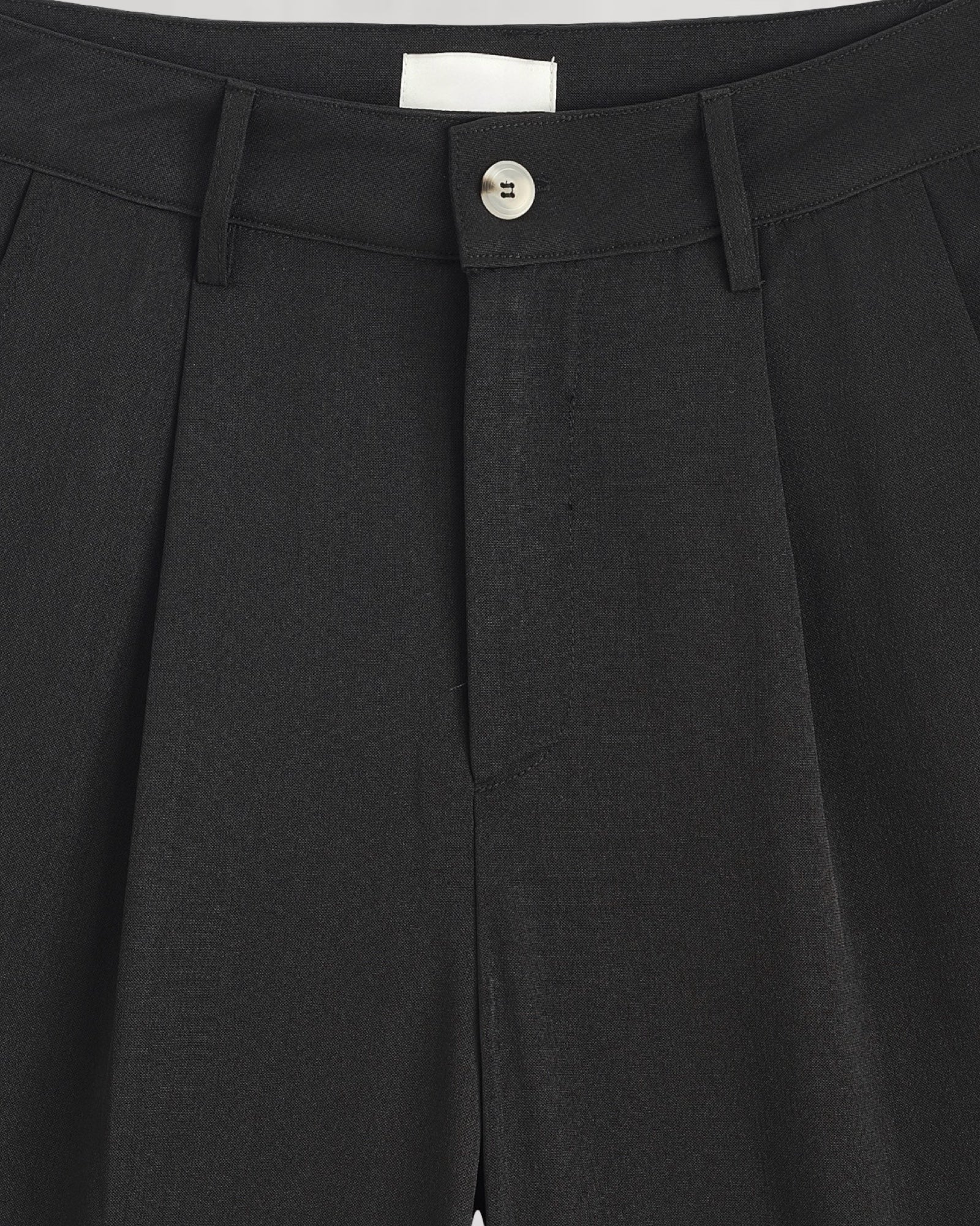SHORT À PINCES UNI