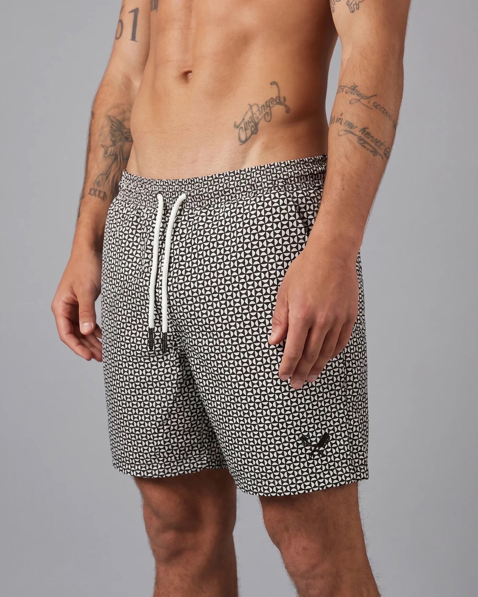 SHORT DE BAIN MINIMALISTE