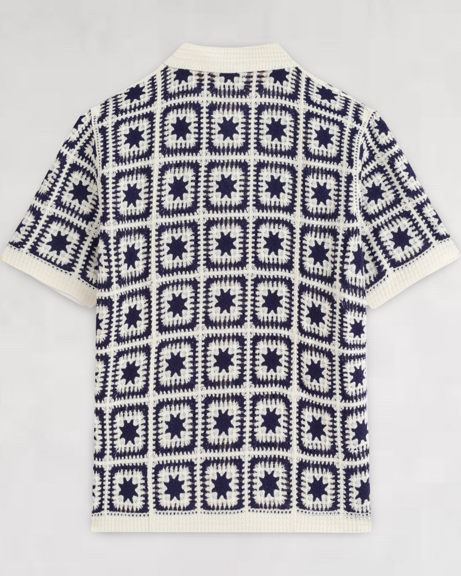 CHEMISETTE A MOTIFS EN CROCHET