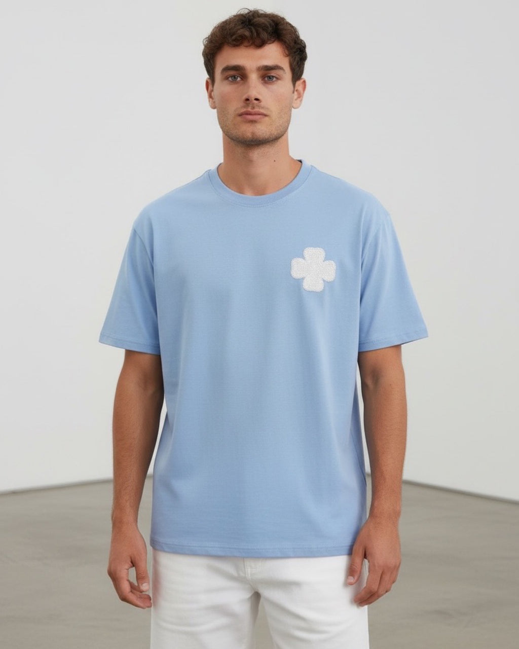 T-SHIRT REGULAR BRODÉ TRÈFLE