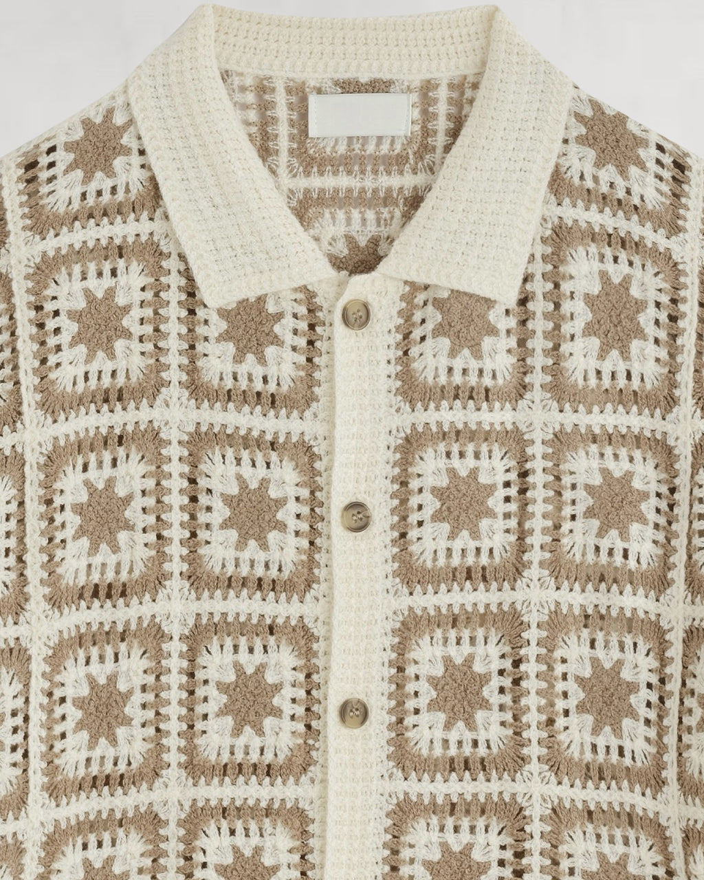 CHEMISETTE A MOTIFS EN CROCHET