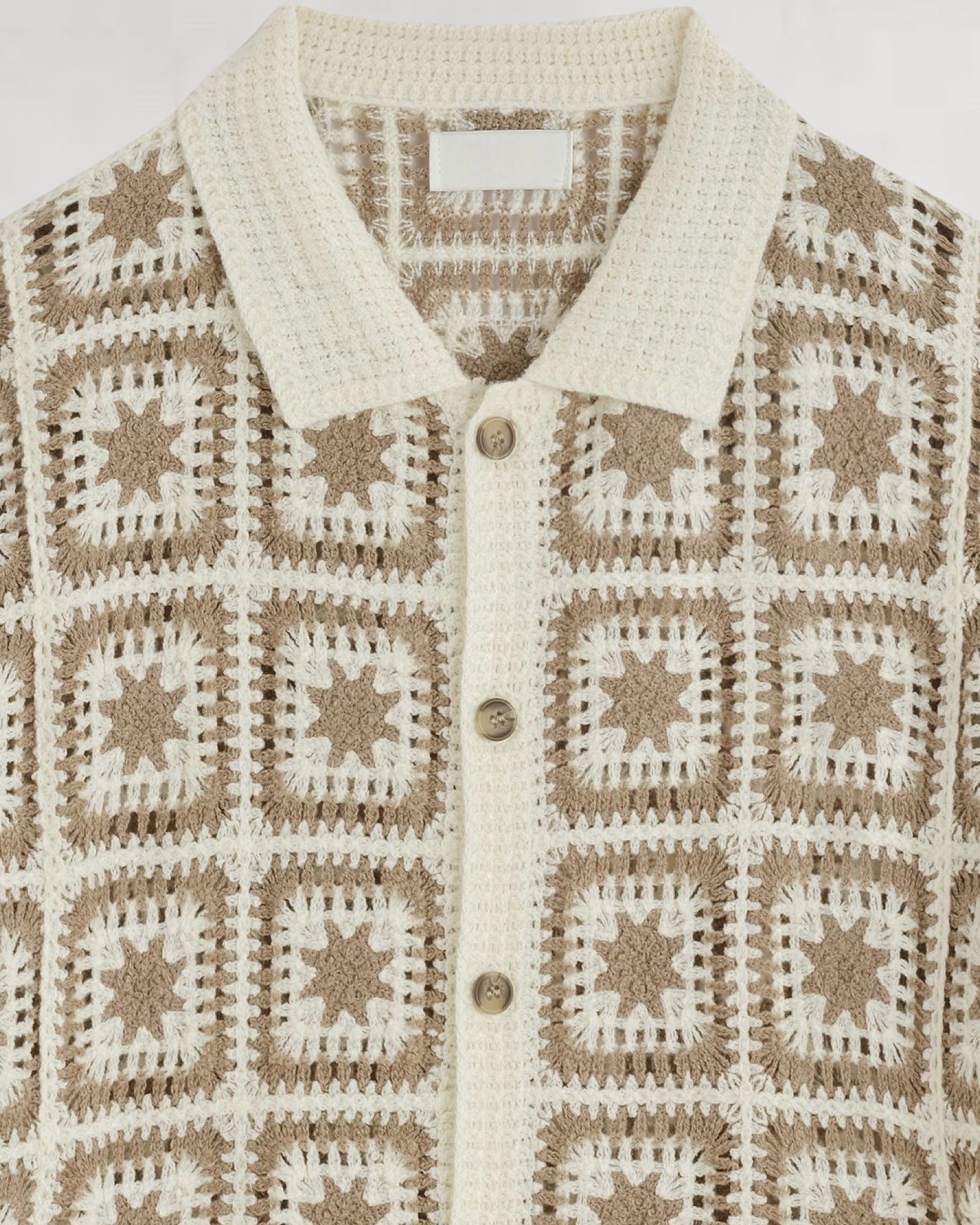 CHEMISETTE A MOTIFS EN CROCHET