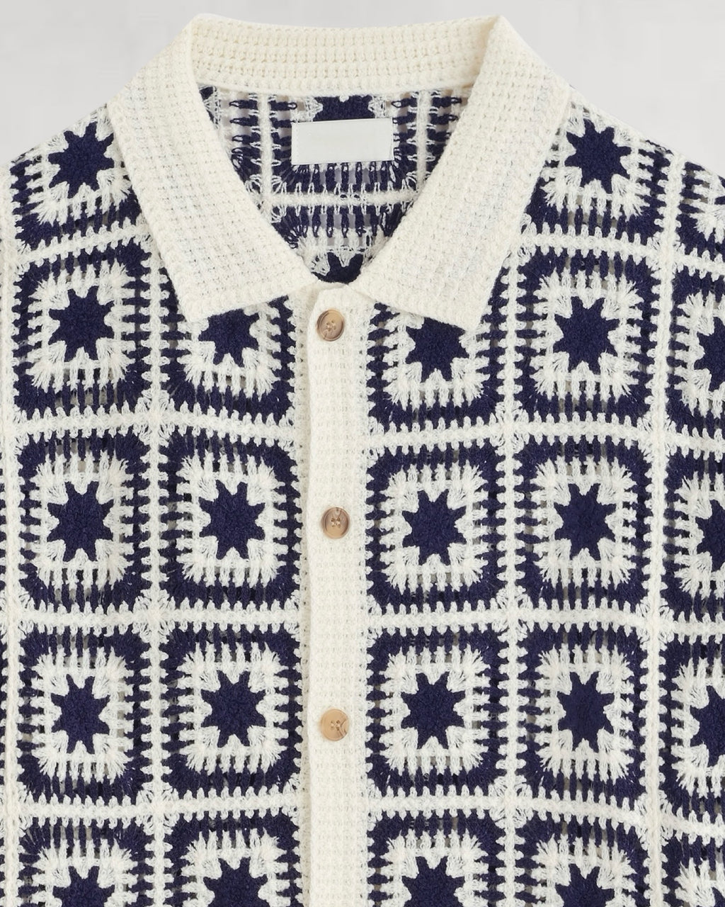CHEMISETTE A MOTIFS EN CROCHET