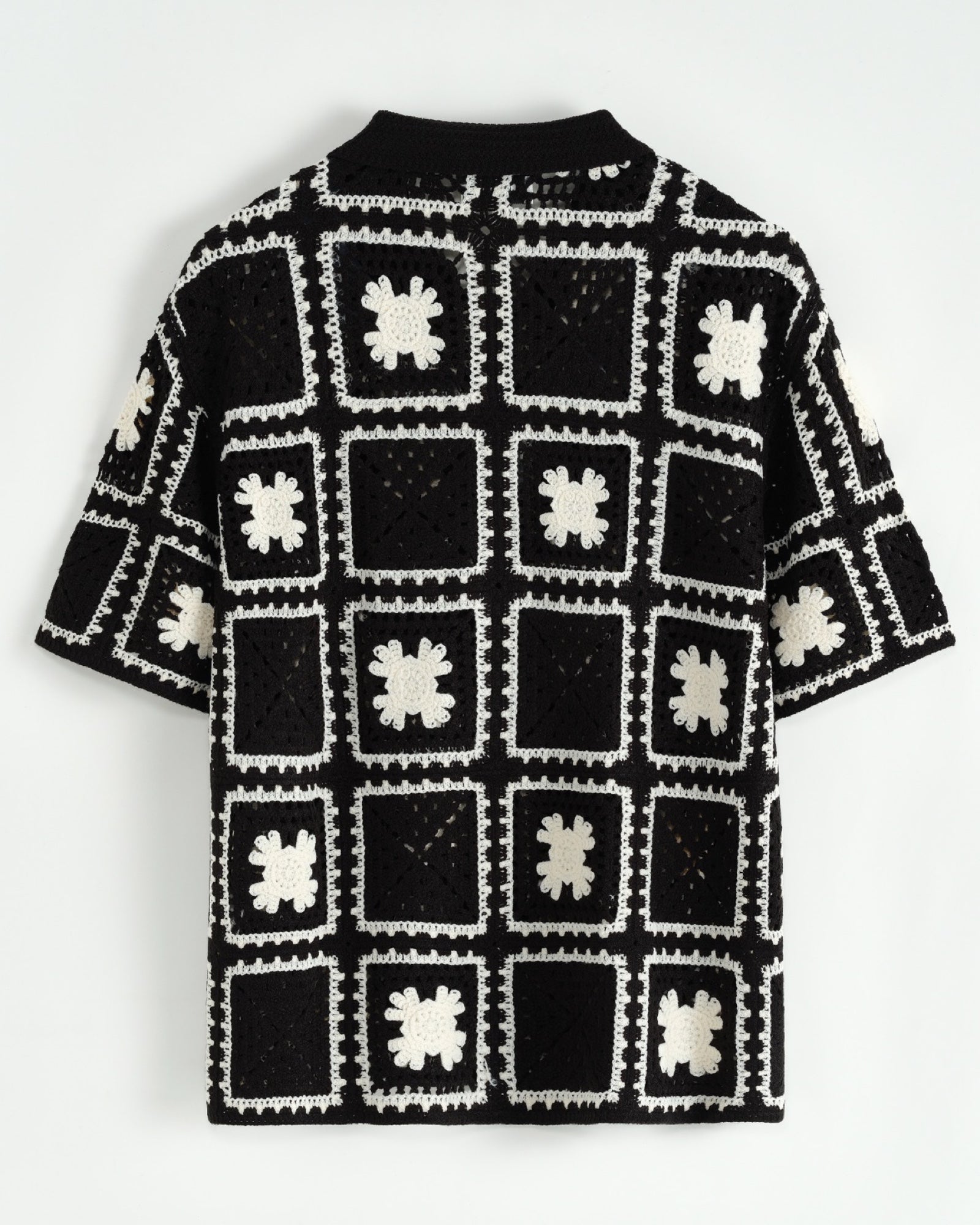 CHEMISETTE EN CROCHET NOIRE