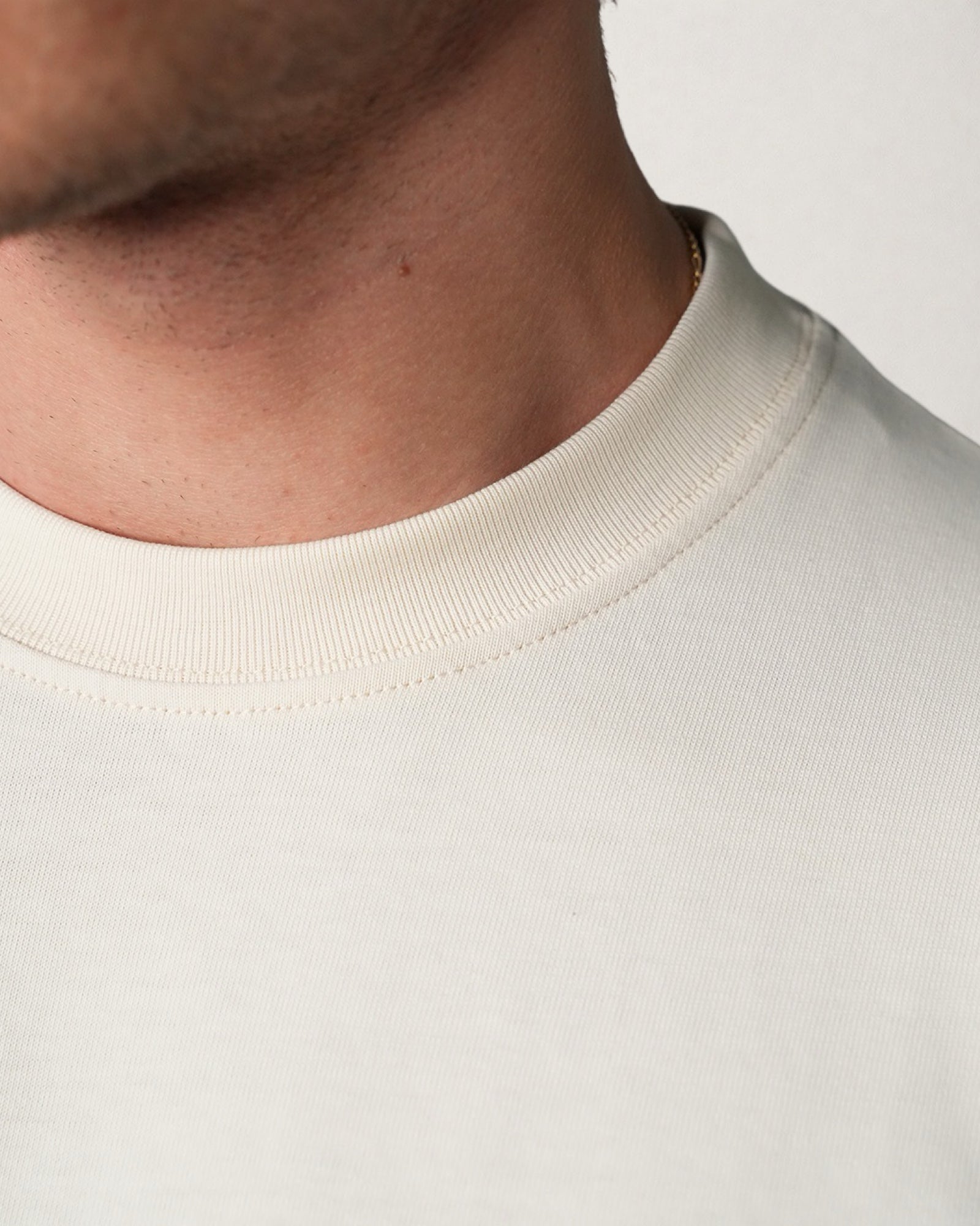 T-SHIRT BRODÉ TIMBRES