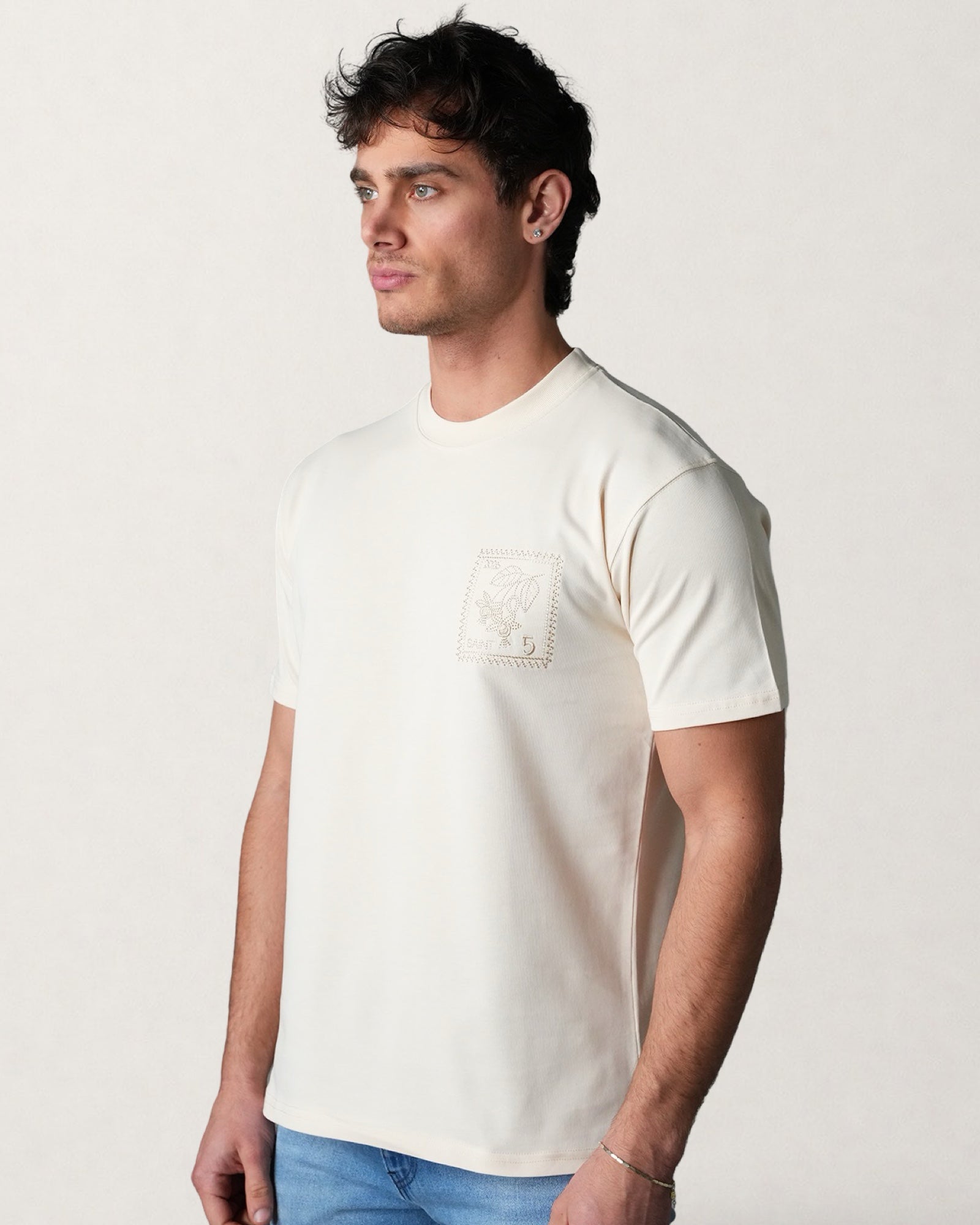 T-SHIRT BRODÉ TIMBRES