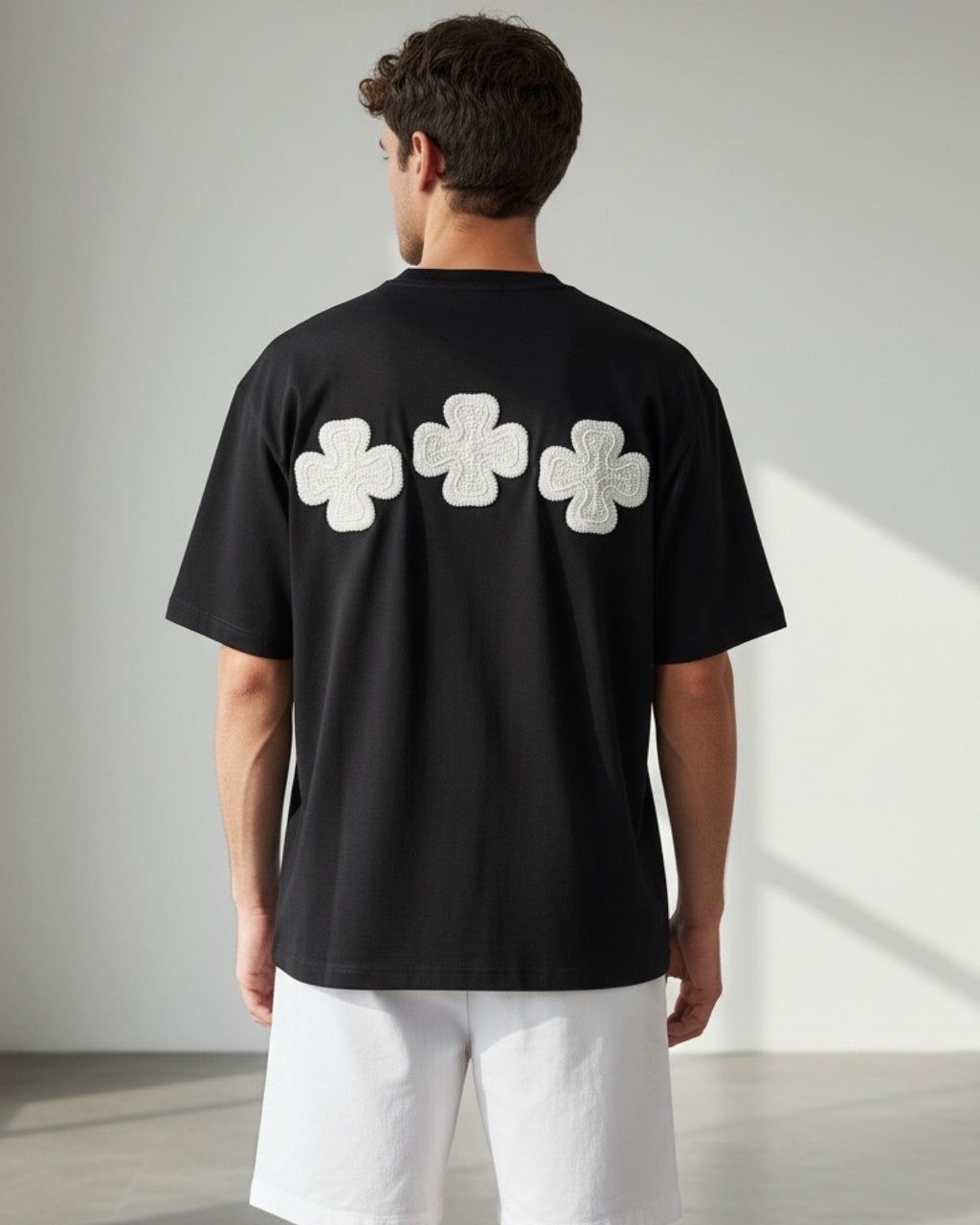 T-SHIRT REGULAR BRODÉ TRÈFLE
