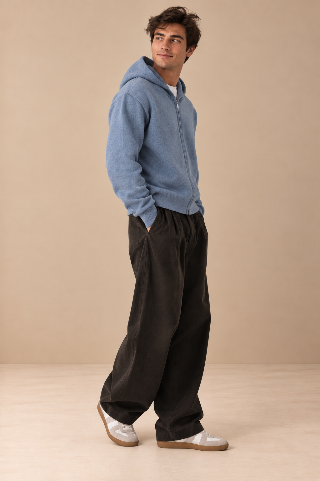 PULL ZIPPÉ A CAPUCHE