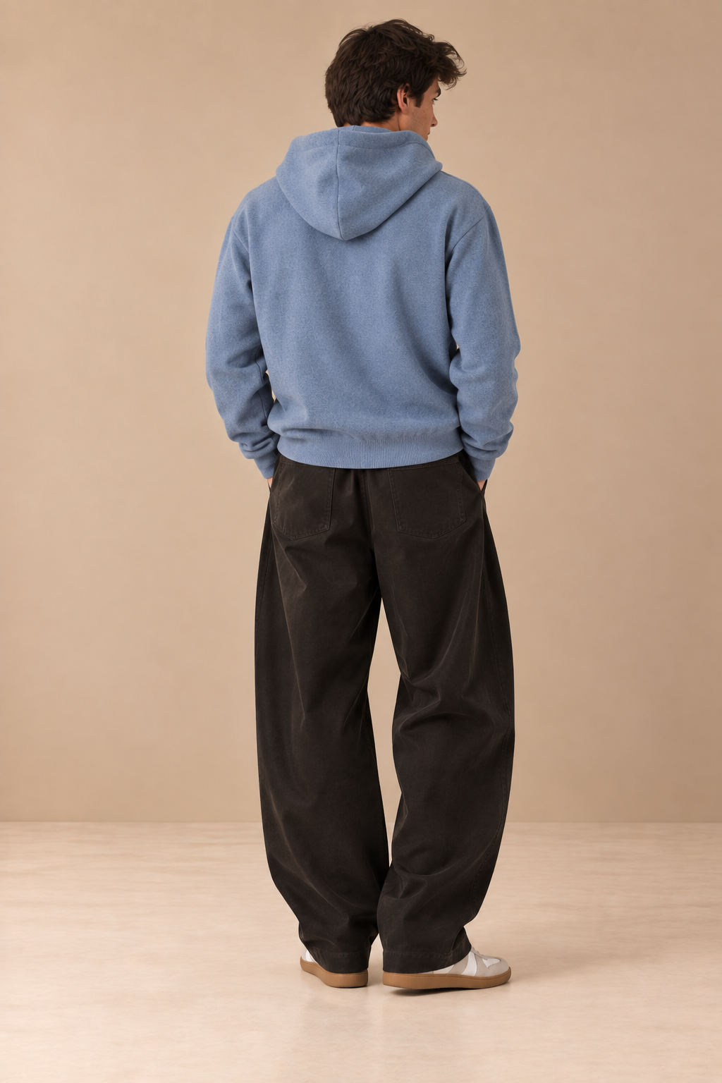 PULL ZIPPÉ A CAPUCHE